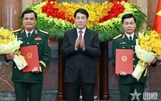 Trung tướng Đỗ Xuân Tụng, Đỗ Văn Bảnh được thăng quân hàm Thượng tướng