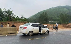 Tài xế ô tô buồn ngủ tông vào dải phân cách trên cao tốc, một bé sơ sinh thiệt mạng