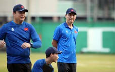 HLV Kim Sang Sik trầm ngâm trước trận gặp U22 Lào