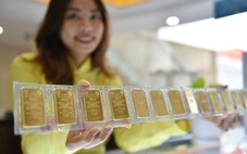 Giá vàng thế giới lấy lại đà tăng, giá vàng SJC giảm