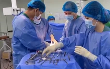 Bé trai 36 tuần, chào đời sớm 'bất đắc dĩ' đã cai máy thở