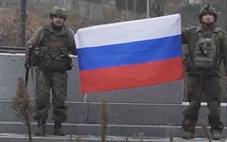 Nga nói chiếm được Pokrovsk, khoe clip giương cờ giữa quảng trường