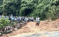 Mưa lớn gây sạt lở trên đèo Sông Pha nối Khánh Hòa - Lâm Đồng