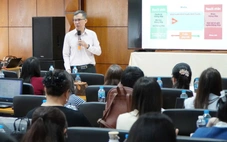 Lấy hoa thơm để lấn át cỏ dại