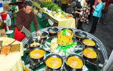 Hoa mắt, mềm lòng ở phiên chợ nông sản trên bến Bình Đông