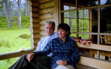 Hồ sơ Epstein: Hàng chục ảnh bị xóa âm thầm, gồm cả ảnh có ông Trump