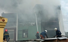 Cháy nhà trong khu dân cư đông đúc ở Đà Nẵng, người dân hốt hoảng vì cháy lan