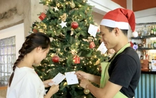 1.000 điều ước của trẻ em yếu thế trên cây thông tại các nhà hàng, khách sạn... ở TP.HCM