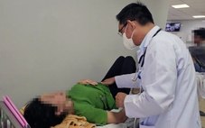 TP.HCM: 42 người ở phường Phú Mỹ nhập viện sau khi ăn bánh mì