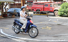 Cử tri đề nghị cho học sinh từ 16 tuổi thi bằng lái xe, Bộ Xây dựng nói 'chưa phù hợp'