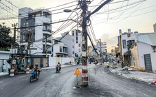 Đường ngàn tỉ Chu Văn An sắp đến ngày thông xe, cột điện cũ vẫn chưa di dời