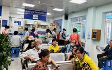 Dừng khám chữa bệnh bảo hiểm y tế ban đầu tại 4 cơ sở, quyền lợi của người dân có bị gián đoạn?