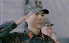 Sau phản diện trong Mưa đỏ, Steven Nguyễn thỏa ước nguyện đóng vai bộ đội