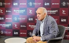 Huyền thoại cờ vua Kasparov bị Nga phát lệnh bắt giữ