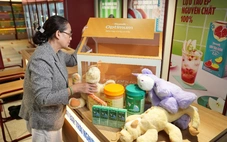 Góc nhìn từ người bà thời nay khi phụ con chăm cháu