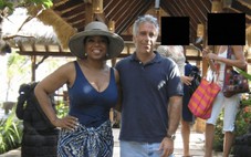 Nữ hoàng truyền hình Oprah Winfrey có từng chụp ảnh cùng tỉ phú ấu dâm Epstein?