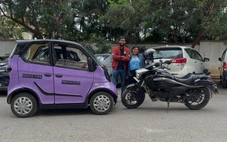 Ô tô điện mini giá chỉ ngang Honda SH Mode, chiếm chỗ đỗ như xe máy