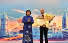 21 tập thể, cá nhân nhận huân chương, bằng khen vì thành tích tuyên giáo và dân vận ở TP.HCM