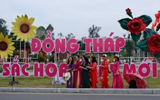 Du khách nô nức trước thềm khai mạc Festival hoa kiểng Sa Đéc