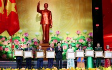 17 tập thể, cá nhân nhận danh hiệu anh hùng, trong đó có một số doanh nhân