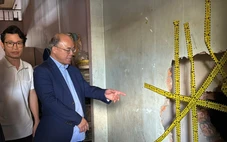 Công an kể lại 5 phút đục tường, đưa 5 nạn nhân trong vụ cháy ra ngoài