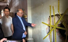 Công an kể lại 5 phút đục tường, đưa 5 nạn nhân trong vụ cháy ra ngoài