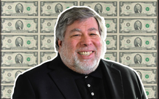 'Cha đẻ' Apple tự in tiền đô để tiêu xài?