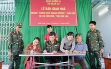 Bàn giao 5 căn nhà đầu tiên trong Chiến dịch Quang Trung cho người dân vùng lũ Phú Yên cũ