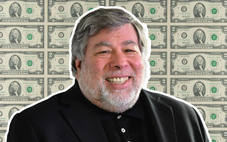 'Cha đẻ' Apple tự in tiền đô để tiêu xài?