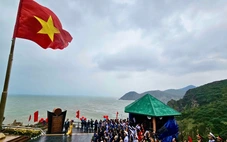 Đắk Lắk chào cờ đầu năm ở Mũi Điện, countdown tại Buôn Ma Thuột