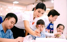 Lễ hội Vượt sóng mang yêu thương đến với người khuyết tật