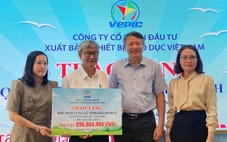 2 doanh nghiệp tặng gần 300.000 bản sách Cánh Diều cho học sinh và hỗ trợ giáo viên vùng lũ