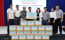 Hơn 217.000 bản sách giáo khoa cho học sinh vùng lũ Phú Yên cũ