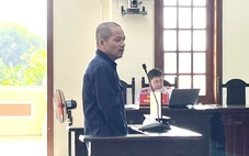 Nghi vợ nói dối, người đàn ông ở Cần Thơ dùng kéo đâm vợ suýt chết