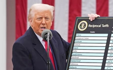 Nhìn lại thế giới năm 2025: Thuế quan, lệnh ngừng bắn và thiên tai cực đoan