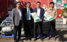 Nước bạn Lào hỗ trợ Huế 10 tấn gạo khắc phục hậu quả mưa lũ