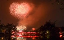 Pháo hoa rực sáng đêm giao thừa, chào năm mới 2026!