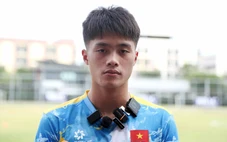 Tiền đạo Quốc Việt kể về chuyện tranh đấu cho bàn thắng của Đình Bắc