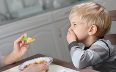 Cảnh báo mối liên hệ giữa kén ăn và rối loạn phát triển ở trẻ