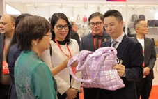Cạnh tranh tăng nhiệt, thời trang Việt tìm đường vào chuỗi cung ứng châu Á