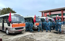 Sư đoàn 375 lập 7 đội xây dựng từ Đà Nẵng vào vùng lũ Phú Yên làm nhà cho dân