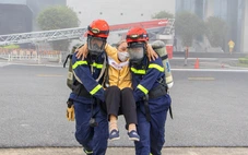 Hàng trăm người diễn tập chữa cháy tại Trung tâm hành chính Đà Nẵng