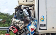 Va chạm với xe đầu kéo trên cao tốc, tài xế xe tải mắc kẹt trong ca bin tử vong