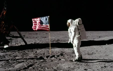 NASA không hề thừa nhận việc đặt chân lên Mặt trăng là trò bịp như tin đồn