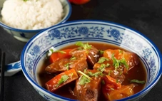 Bò kho, bò nhúng giấm, bò lúc lắc, bò né lọt top những món ăn từ thịt bò ngon nhất thế giới