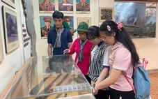 Sinh viên Lào, Campuchia về đất sen hồng gắn kết gia đình nuôi Việt Nam