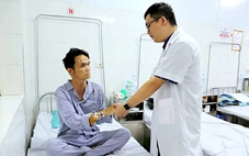 Nhiều người trẻ khỏe bỗng khó thở, liệt cơ, bác sĩ cảnh báo bệnh tự miễn nguy hiểm