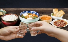 Nước mắm, cơm và rượu đế dưới góc nhìn ngoại quốc