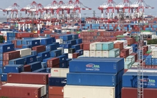 Thặng dư thương mại Trung Quốc lần đầu vượt 1.000 tỉ USD