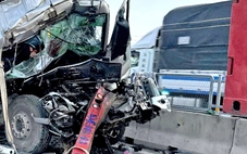 Xe tải tông xe đầu kéo trên cao tốc Bùng - Vạn Ninh, 2 người chết, 3 người bị thương